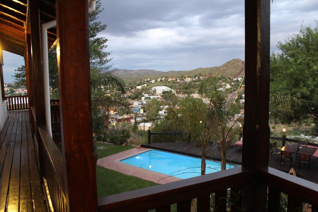 Hilltop Guest House Windhoek Exterior photo