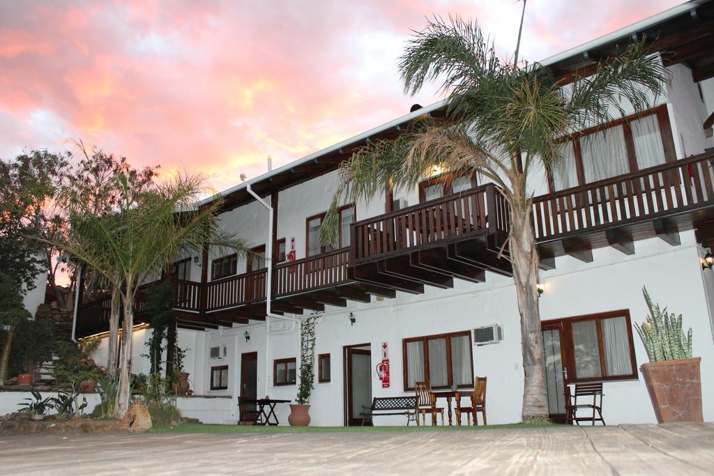 Hilltop Guest House Windhoek Exterior photo