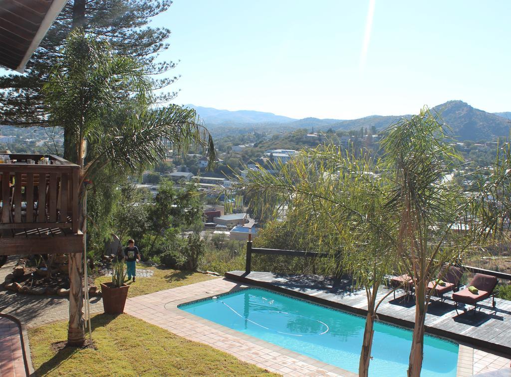 Hilltop Guest House Windhoek Exterior photo