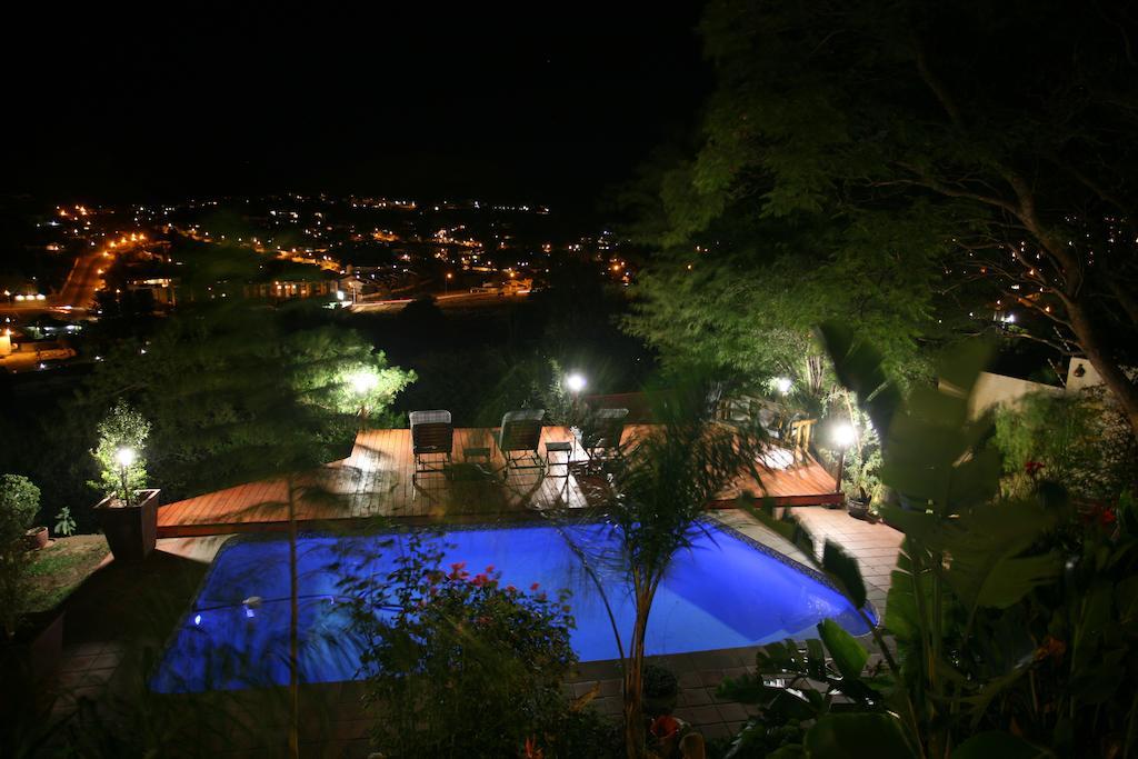 Hilltop Guest House Windhoek Exterior photo