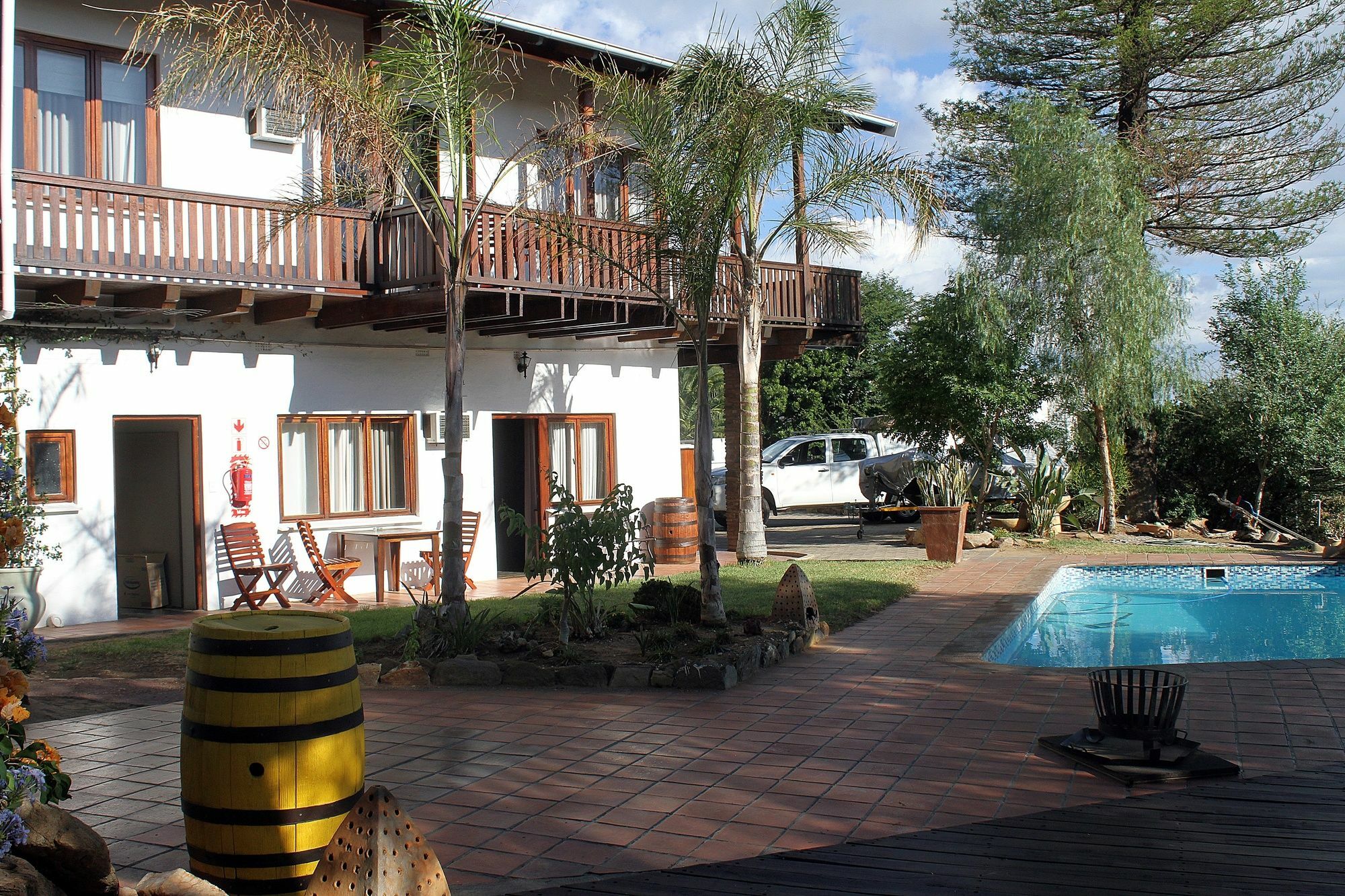 Hilltop Guest House Windhoek Exterior photo